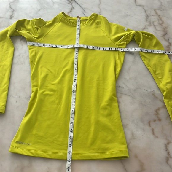 Nike therma fit brigth yellow volt long sleeve top Sz Small women's - Picture 9 of 12